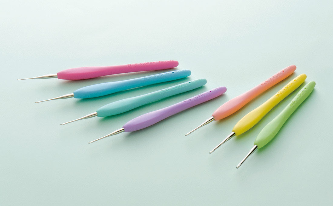 Clover Amour Steel Crochet Hook 0.60mm - 1.75mm